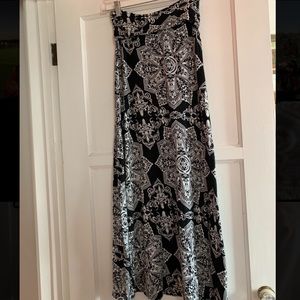 Maxi-Skirt, Black and white